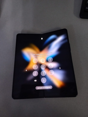 Samsung Galaxy Fold 4 El Equipo No Presenta Ninguna Falla, Excepto Que Se Abre Al 95% (Usado)