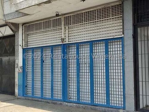 Jip 24-21387. En Venta Amplio Local Comercial, Con Área De Deposito, Pisos De Granito, Puertas Santa Maria, Que Brindan Seguridad A Tu Negocio. Los Cedros En Maracay 