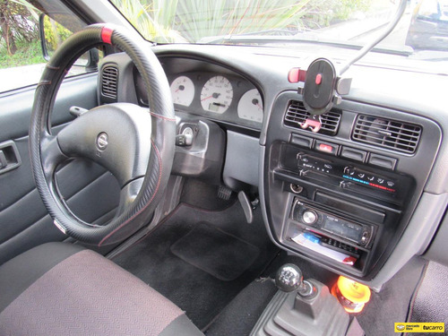 Imagen 12 de 25 de Nissan D21 2.4l