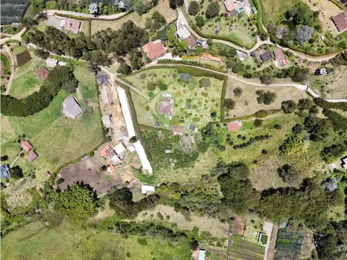 Venta Lote De 19.600 M² En La Ceja Con 3 Viviendas, Sector Chaparral
