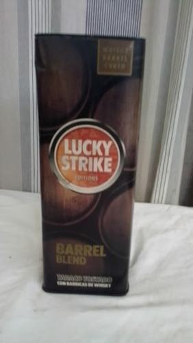 Imagen 3 de 10 de Cigarrera Y Lata Lucky Strike Vintage De Coleccion En Metal.