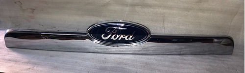 Platina Maleta/compuerta Con Emblema Ford Explorer Original 