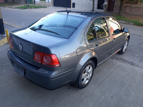 Volkswagen Bora 2.0 Trendline 115cv 2011 Con Gnc