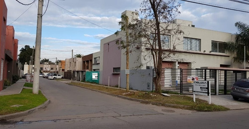 Venta De Casa Duplex En Ituzaingo