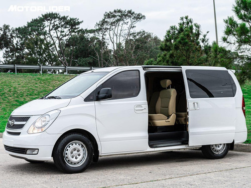 Imagen 17 de 25 de Hyundai H-1 2.5 Gls 12 Asientos | Permuta / Financia