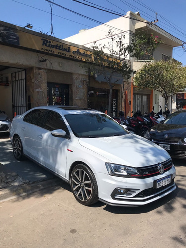 Imagen 2 de 16 de Volkswagen Vento Gli Dsg + Nav