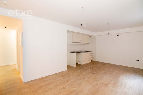 Apartamento En Venta De 2 Dormitorios En Cordón