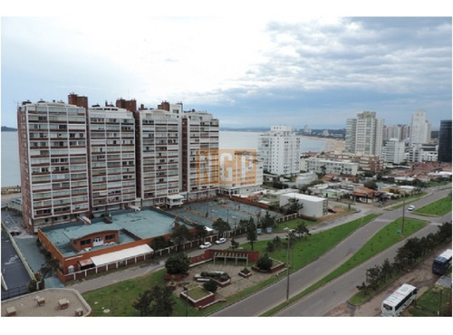 Imagen 12 de 30 de Torre De 5 Estrellas,
