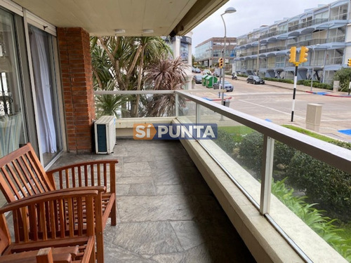 Imagen 3 de 25 de Península, Edificio Caleta
