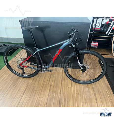 Bicicleta Rava Cave Boost 2025 Comp Grupo Shimano Deore 6100
