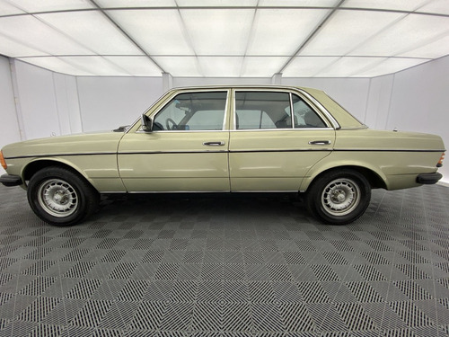 Mercedes Benz 230 E