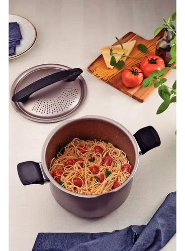 Olla Pasta Espaguetera Antiadherente Tramontina Milazzo para espaguetis 22 cm color almendra