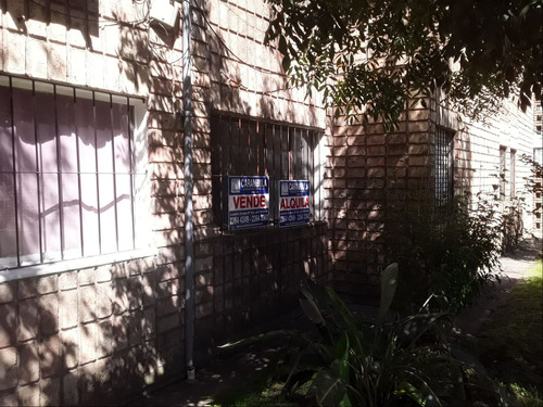 Apartamento En Planta Baja, De 3 Dormitorios En Cobena.