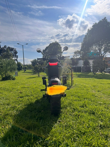 Imagen 7 de 25 de Husqvarna Svartpilen 200 2022
