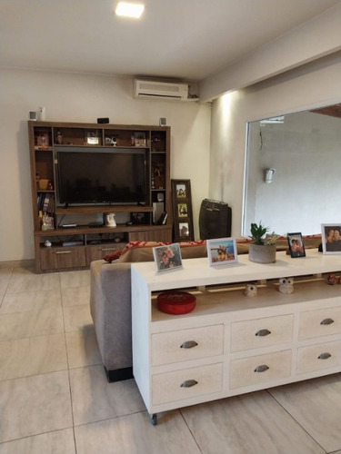 Imagen 22 de 26 de Casa De Estilo Minimalista