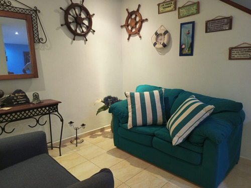 Venta Espectacular Town House Margarita 135mts2/5h/4b/2pe. Lesamo