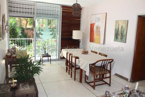 Bella Casa, En Alquiler. En Los Palos Grandes. 24-19487