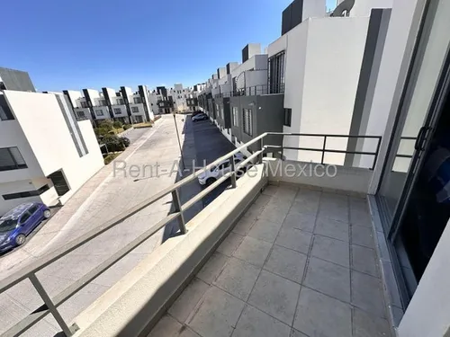 Venta - Casa En Esquina Con 3 Recámaras Y Terreno Excedente, El Mirador | Rahqro