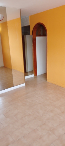 Imagen 12 de 17 de En Venta Amplio Apartamento Residencias Don Luis Ah