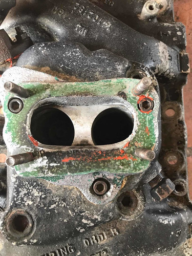 Camarin De Aluminio Con Adaptador Para 2 Bocas Chevrolet 350 (Usado)