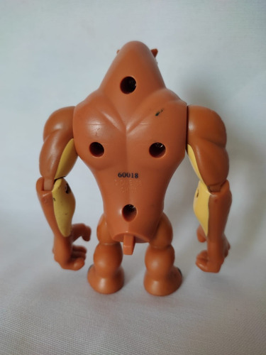 Imagen 2 de 2 de Humungousaur Sin Cola Ben 10 Bandai 01
