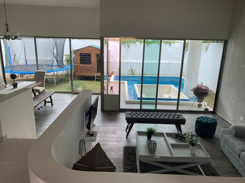 Casa En Renta En  Residencial Cumbres Cancun Abt6378