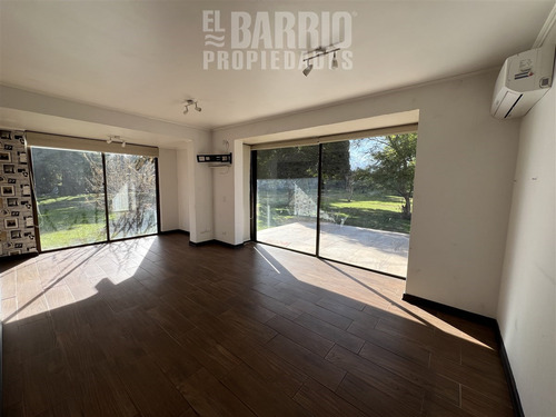 Casa En Venta En Chicureo, A Pasos Del Colegio Santa Cruz