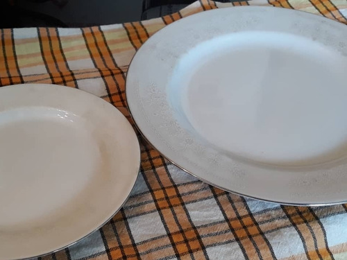 35 Pieza Vajilla Porcelana, Borde Bordado/filo Plata (Usado)