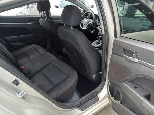 Imagen 4 de 9 de Hyundai Elantra 2018 2.0 Gls Premium At