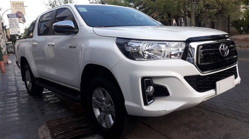 Imagen 3 de 14 de Toyota Hilux 2.8 Cd Srv 177cv 4x2 2020