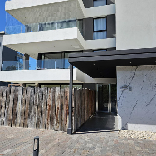 Venta Y Alquiler De Departamento 3 Ambientes En Pb Con Jardin Propio Cochera Y Baulera Nordelta