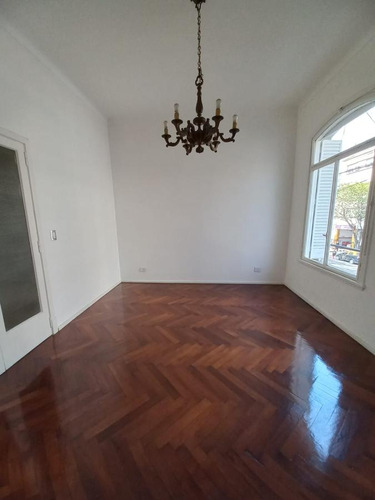 Almagro 4 Ambientes Divinos, Con Terraza Propia De 140 M2!!! Sup Cubierta 142 M2 Super Luminoso