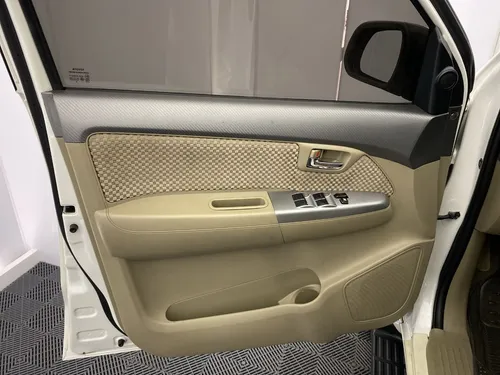 Toyota Fortuner 2.7 AT 4X4
