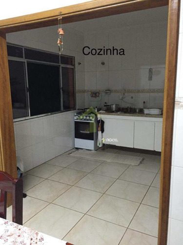 Imóvel Com 2 Dorm., Garagem Independente E Amplo Espaço Externo - V1996