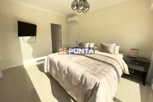 Apartamento En Alquiler De 3 Dormitorios Con Piscina Y Parrillero En Veramansa - Mansa
