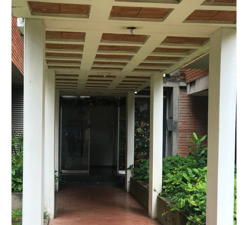 Imagen 3 de 19 de Venta Urb. Santa Sofia, El Cafetal