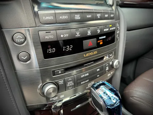 Lexus LX 5.7 570
