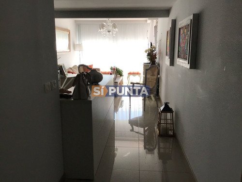 Imagen 2 de 28 de Torre De Categoría Con Piscina En Piso 16