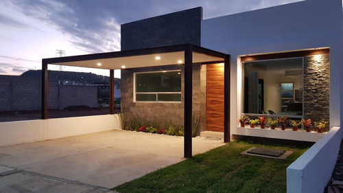 Hermosa Casa En Cañadas Del Arroyo, Una Planta, 2 Recamaras,