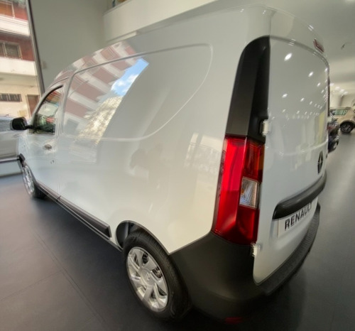 Imagen 24 de 25 de Renault Kangoo Confort 1.6 2 A 2023 Oferta Financiada Stock