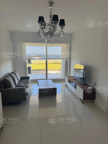 Venta Apartamento 2 Dormitorios. Playa Mansa, Punta Del Este.