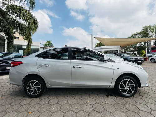 Toyota Yaris 1.5 Core At Sedan Cvt