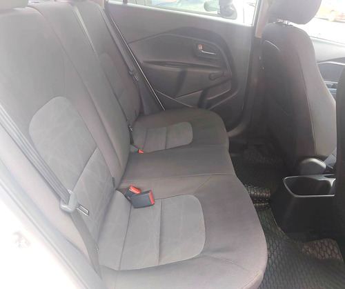 Kia Rio 1.2 Permuto Financio ( Accent I10 Sedan Gol Etc