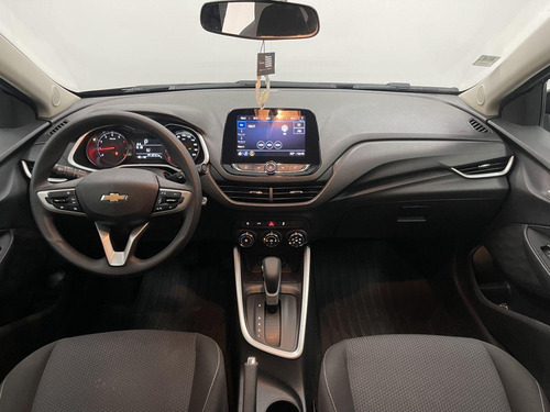 Chevrolet Onix plus Onix