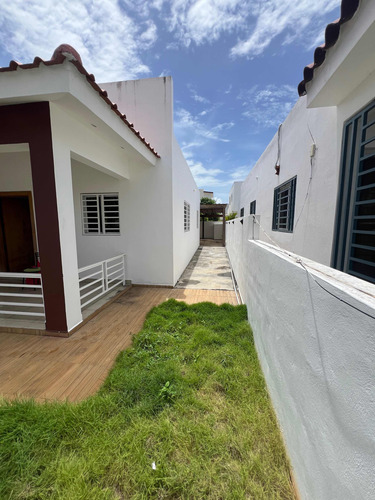 Casa En Renta Ubicada En Estrella Marina, La Romana