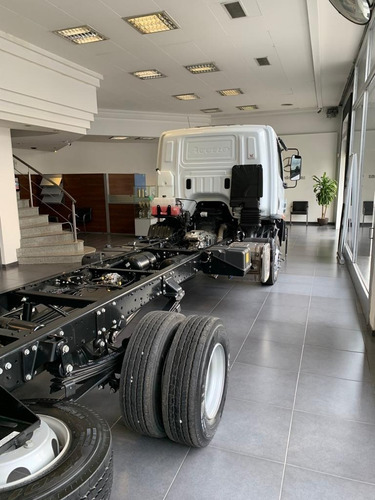 Imagen 10 de 16 de Mercedes Benz Accelo 1016 Automatico