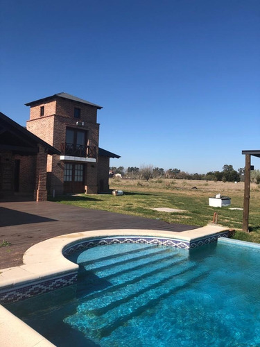 Imagen 3 de 25 de Casa De Campo En Alquiler En Barrio Cerrado