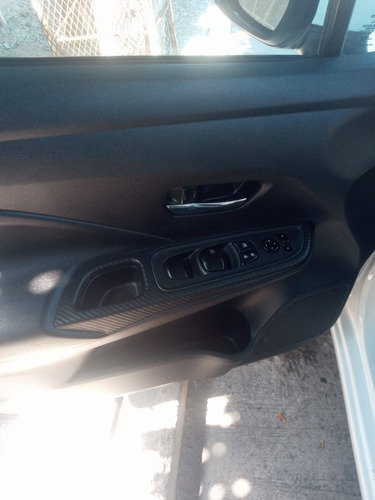Imagen 6 de 15 de Nissan Versa Sense Mt