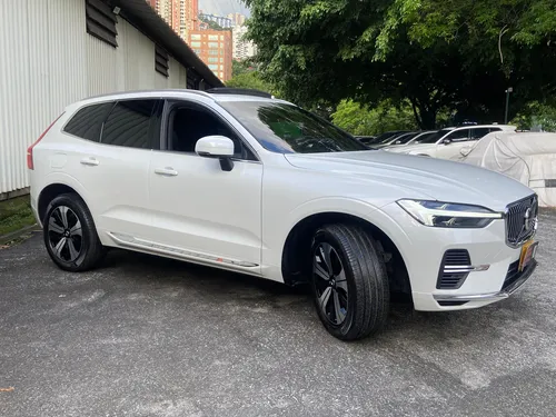 Volvo XC60 2.0 T8 Plus