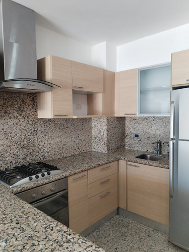 Apartamento En Alquiler El Peñon. Semi Equipado Con Terraza